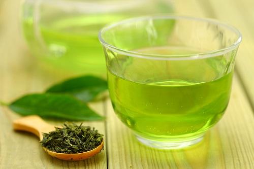 緑茶は水だしでも美味しく飲める？作り方や通常の緑茶との違いも紹介