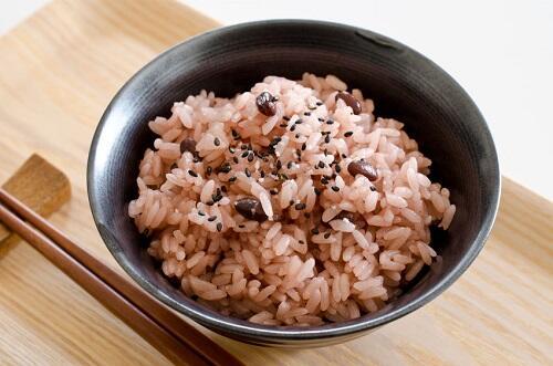 炊飯器を使って赤飯を作る方法。蒸し器がなくても作れる！