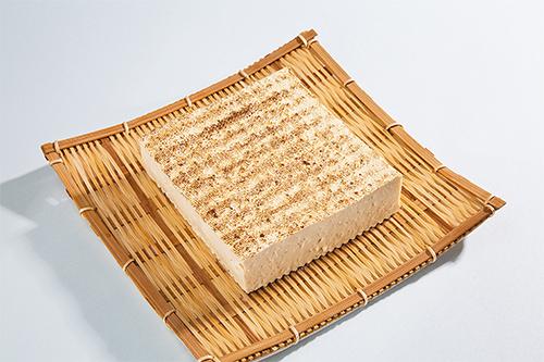 焼き豆腐は自分で作れる？基本の作り方と木綿・絹別の注意点も紹介