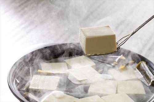 湯豆腐に重曹を入れるとトロトロに？作り方や失敗しないコツを紹介！