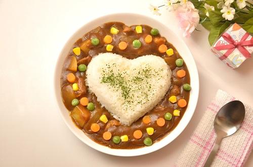 【母の日】には盛り付けにこだわったカレーを子どもと作ってみよう！