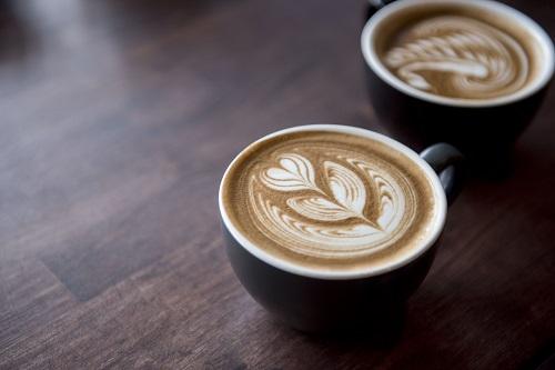 エスプレッソに含まれるカフェイン量やカフェインレス商品を紹介