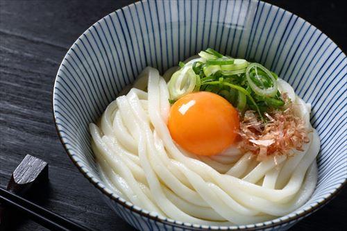 【釜玉うどん】と【バター】のおすすめアレンジ！絶対に外れなし！