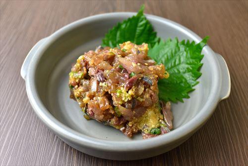 あじのなめろうの作り方を紹介 刺身を使うと簡単に作れる 食 料理 オリーブオイルをひとまわし