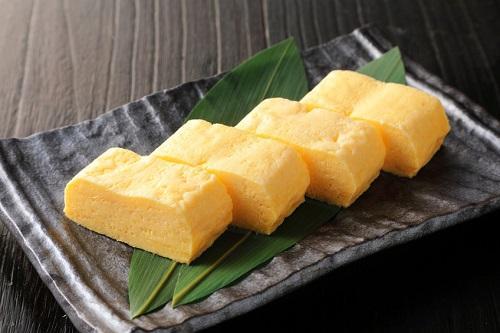 だし巻き卵はめんつゆで味付け 簡単で本格的なだし巻き卵を作ろう 食 料理 オリーブオイルをひとまわし