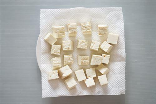 豆腐の水切りは重し・茹でる・レンジを料理によって使い分け！