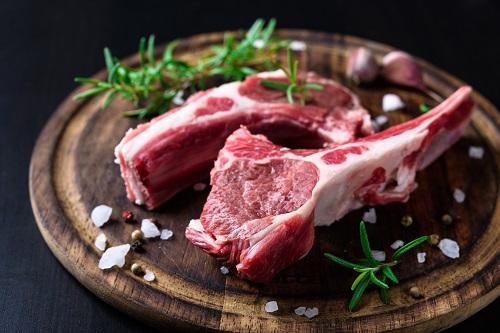 ラム肉ってどんな肉？カロリーや栄養に美味しい食べ方まで紹介！