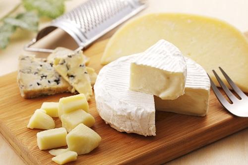 チーズのカロリーは高いし太る？種類ごとのカロリーや糖質を比較！
