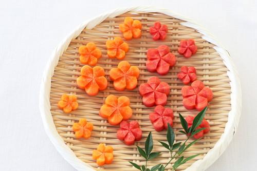 人参の飾り切り ねじり梅 のやり方 5つのステップで簡単に作れる 食 料理 オリーブオイルをひとまわし