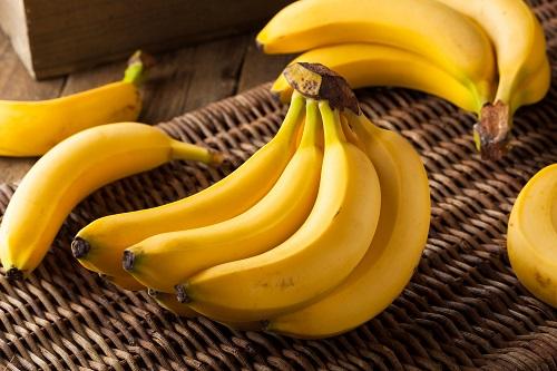 生有機バナナの束