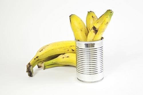バナナと缶