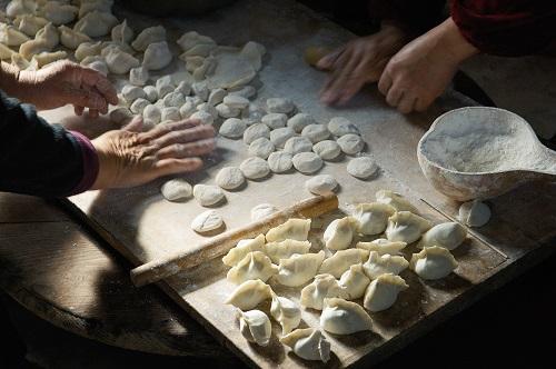 伝統的な点心中華餃子を作る