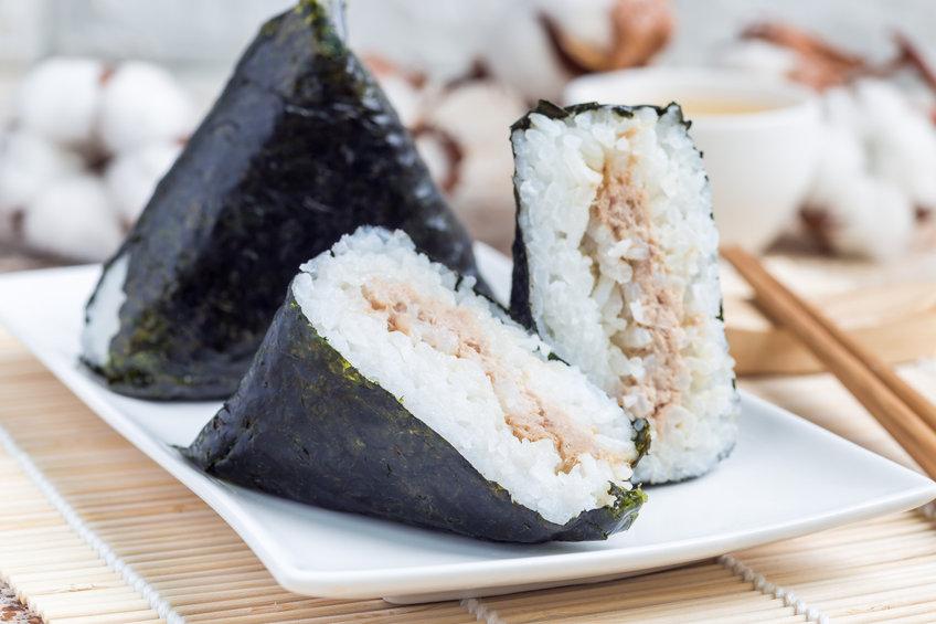 おにぎりの基本を知ろう!美味しい握り方や形とは