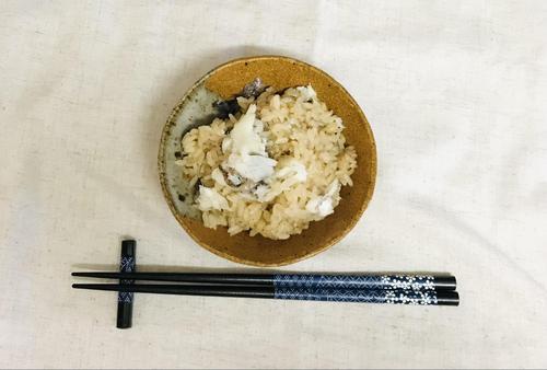 鯛を焼いて炊飯するだけで簡単おいしい！「鯛めし」