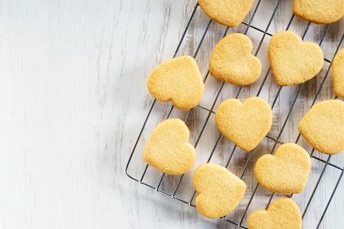 強力粉で クッキー を作るには 型抜きクッキーのレシピを紹介 食 料理 オリーブオイルをひとまわし