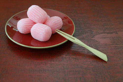 すあま とは もちもち柔らか和菓子の代表 作り方や求肥の違いも 食 料理 オリーブオイルをひとまわし