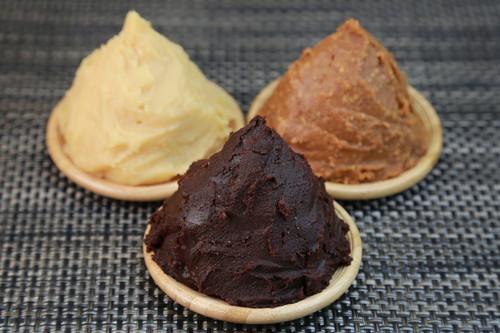 赤味噌とは？味噌の基本から美味しい市販の赤味噌まで徹底解説！ 食・料理 オリーブオイルをひとまわし