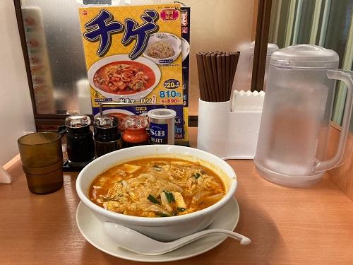 大人気の日高屋チゲ味噌ラーメンの魅力とは 冬限定の美味に舌鼓 食 料理 オリーブオイルをひとまわし