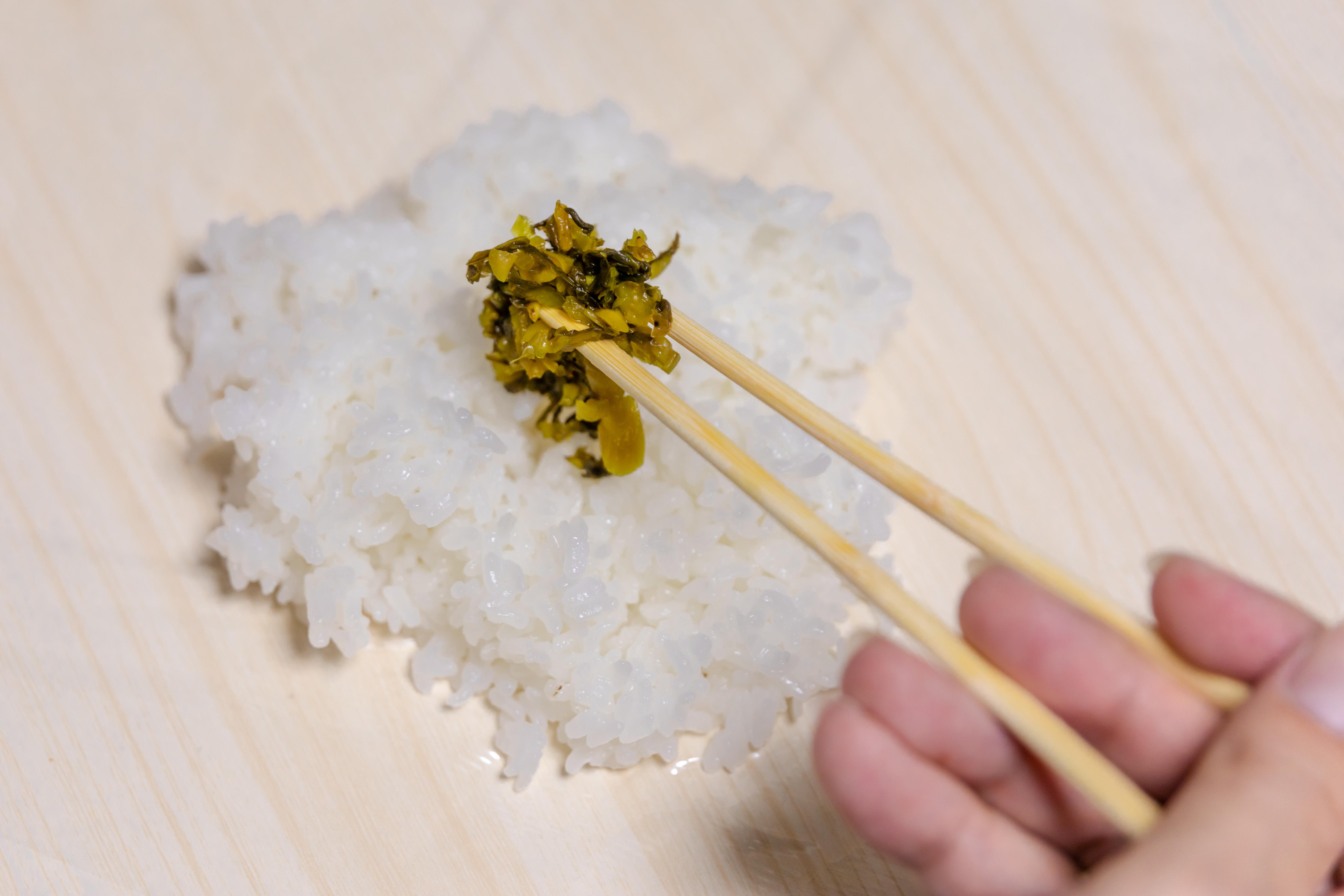 おにぎりを作る