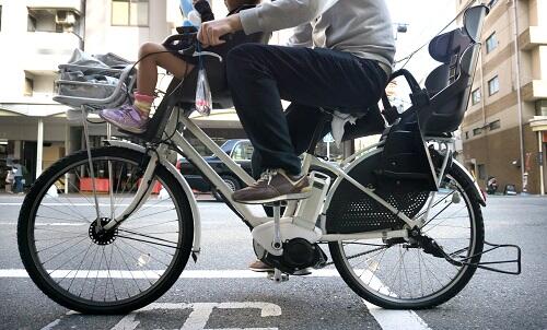 電動自転車に子供乗せシートは後付けできる？注意点やおすすめも紹介 | 子育て | オリーブオイルをひとまわし