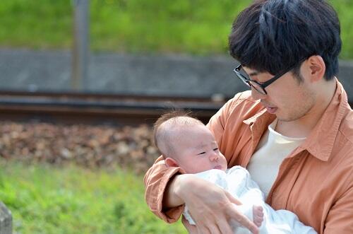 横抱きのキホンのやり方を解説 使い時や注意点 コツも紹介 子育て オリーブオイルをひとまわし