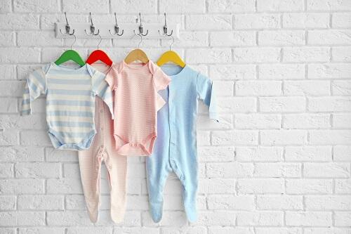 赤ちゃん用カバーオールってどんな服 選び方や着せ方を紹介 子育て オリーブオイルをひとまわし