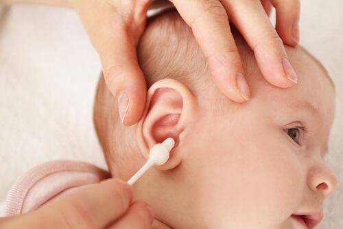 子どもの耳掃除 いつから 必要性は 注意点は 疑問を解説 子育て オリーブオイルをひとまわし
