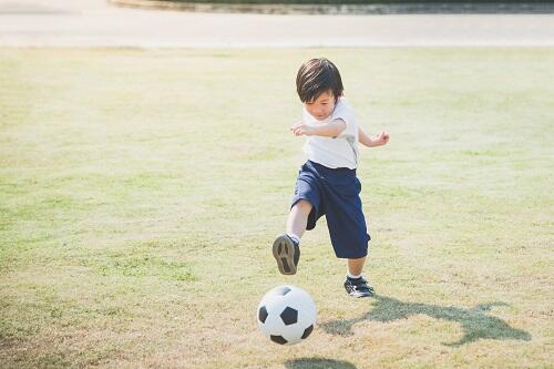 サッカー教室はいつからできる 選び方や月謝 保護者の負担まで紹介 子育て オリーブオイルをひとまわし