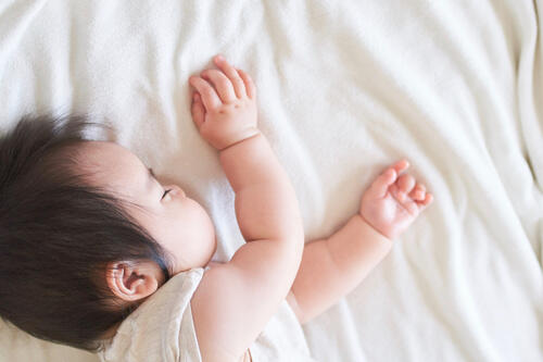 そろそろ卒乳 生後10ヶ月の赤ちゃんの寝かしつけのコツは 子育て オリーブオイルをひとまわし