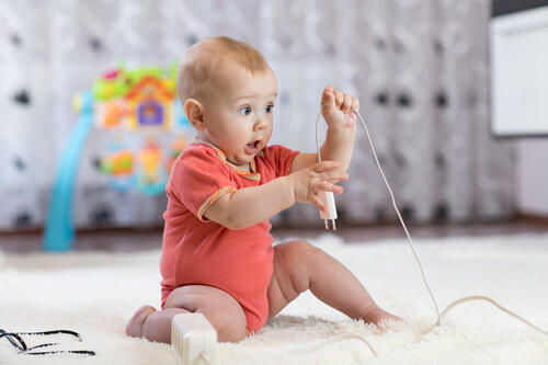 赤ちゃんの安全対策 コンセントを封じるアイテムと選び方を紹介 子育て オリーブオイルをひとまわし 赤ちゃんの安全対策 コンセントを封じるアイテムと選び方を紹介 子育て オリーブオイルをひとまわし