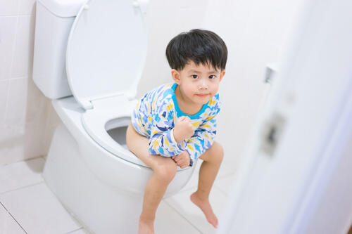 男の子のトイレトレーニングを成功させよう 疑問やコツを解説 子育て オリーブオイルをひとまわし
