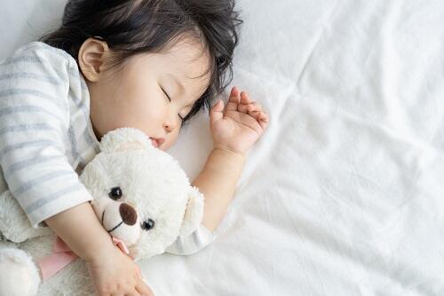 おしゃぶりはいつからいつまで 効果や悪影響 選び方まで幅広く解説 子育て オリーブオイルをひとまわし
