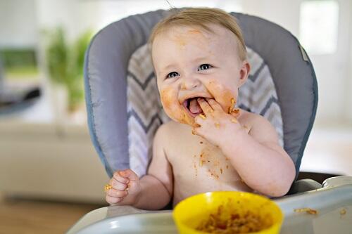 手づかみ食べはさせない 手づかみ食べのメリットデメリットを解説 子育て オリーブオイルをひとまわし