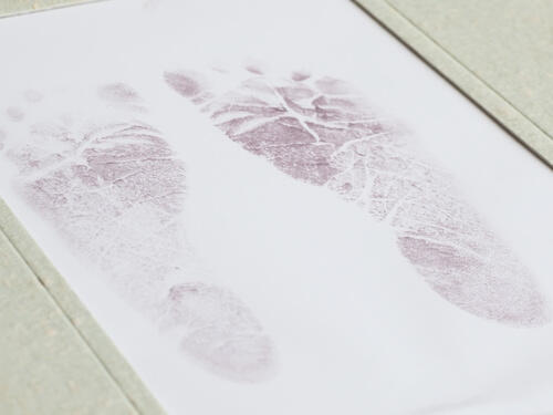 子どもの手形 足形を記念に残す方法を徹底解説 素材や注意点も紹介 子育て オリーブオイルをひとまわし 子どもの手形 足形を記念に残す方法を徹底解説 素材や注意点も紹介 子育て オリーブオイルをひとまわし