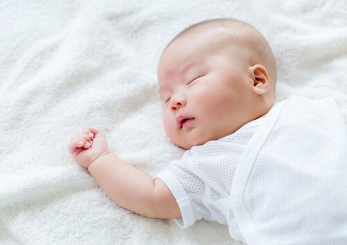 3ヶ月の赤ちゃんの寝かしつけ方法とは 特徴やおすすめのお昼寝スケジュールも 子育て オリーブオイルをひとまわし