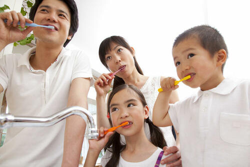 子どもの歯磨きにはいつから歯磨き粉が必要？最適な時期とは？
