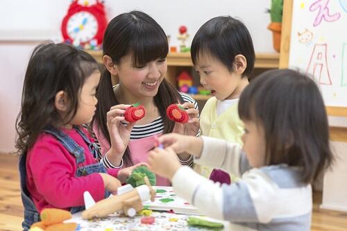 【保育園に入れるのは何歳から？】相談先、見学や費用について解説