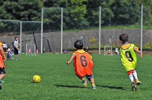 サッカー教室はいつからできる 選び方や月謝 保護者の負担まで紹介 子育て オリーブオイルをひとまわし