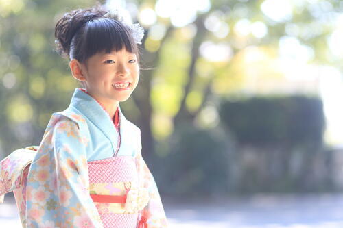 今話題の「二分の一成人式」とは？導入する小学校も増加中！