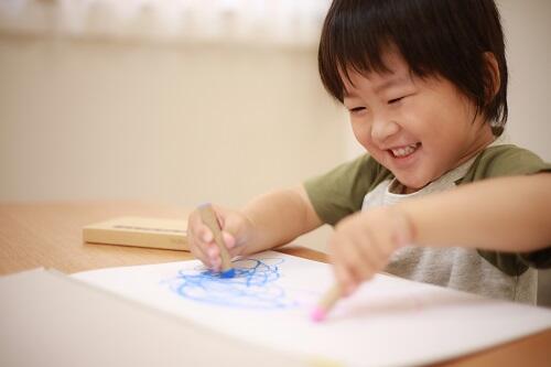 遊びのマンネリ解決法！子どもが夢中になるおうち遊び4選