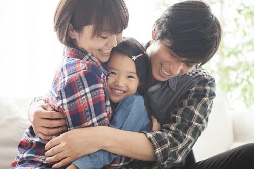 実家に頼れないときはどうする？子育てを助けるサービスを紹介！