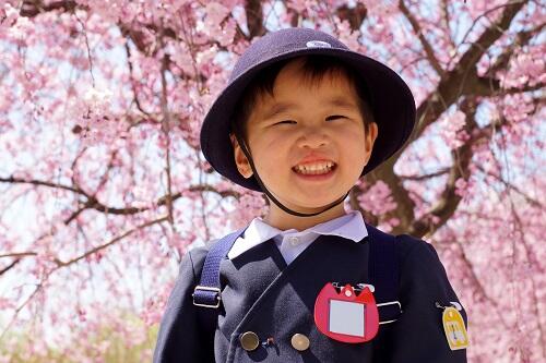 保育園の入園式に出席しよう！お父さんの服装やマナーも解説