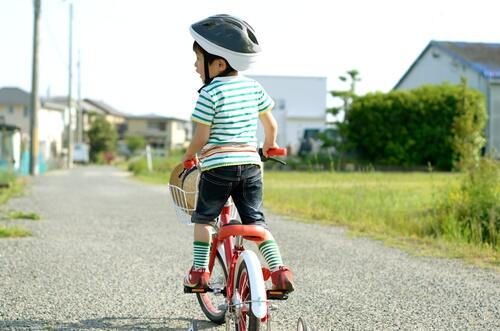 子どもの自転車デビューは何歳からすべき 適正年齢やサイズも紹介 子育て オリーブオイルをひとまわし 子どもの自転車デビューは何歳からすべき 適正年齢やサイズも紹介 子育て オリーブオイルをひとまわし