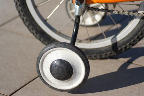 補助輪付き自転車のメリットとは？選び方や補助輪を外す方法も紹介
