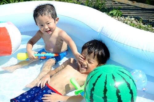 自宅用プールの使い方と手入れ方法を解説！子ども用の選び方も紹介
