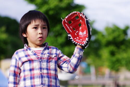 親子でキャッチボールを楽しみたい 何歳からできるの 練習方法は 子育て オリーブオイルをひとまわし 親子でキャッチボールを楽しみたい 何歳からできるの 練習方法は 子育て オリーブオイルをひとまわし