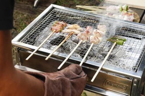 【アウトドアクッキング講座】達人から学ぶ！旨い炭火焼き鳥の作り方