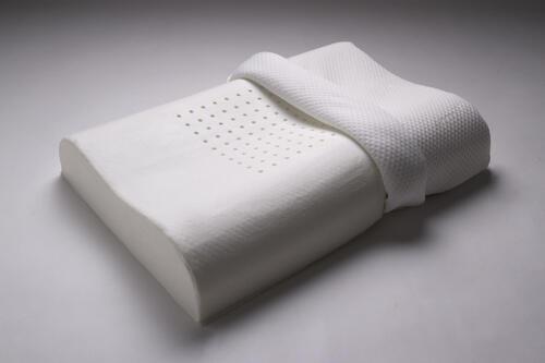 白い低反発枕と枕カバーの写真