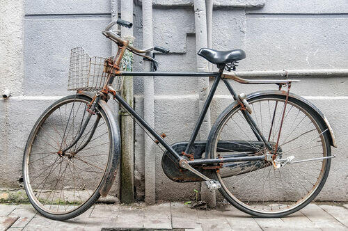 自転車パンクしてないのに空気が抜ける