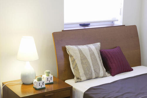 寝室に合う間接照明の選び方。スタンドや壁掛けなどおすすめを紹介